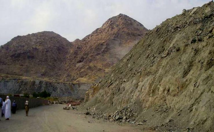 Path leading to Mount Thawr