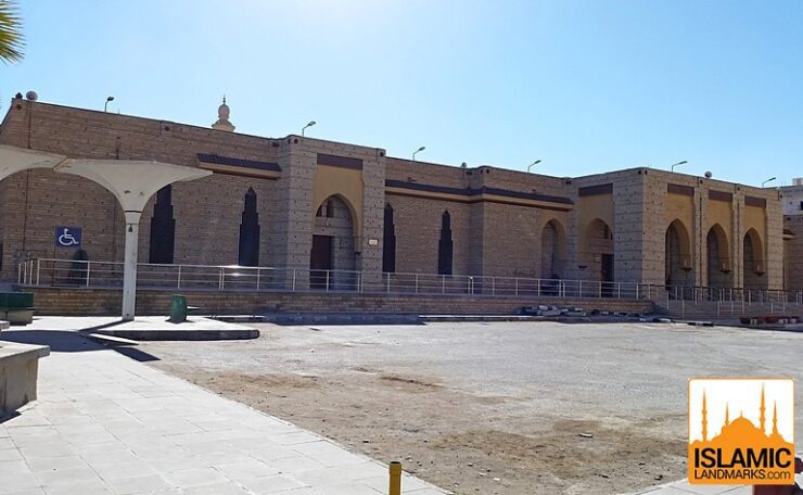 Front view of Masjid Abdullah bin Abbas (رضي الله عنه)