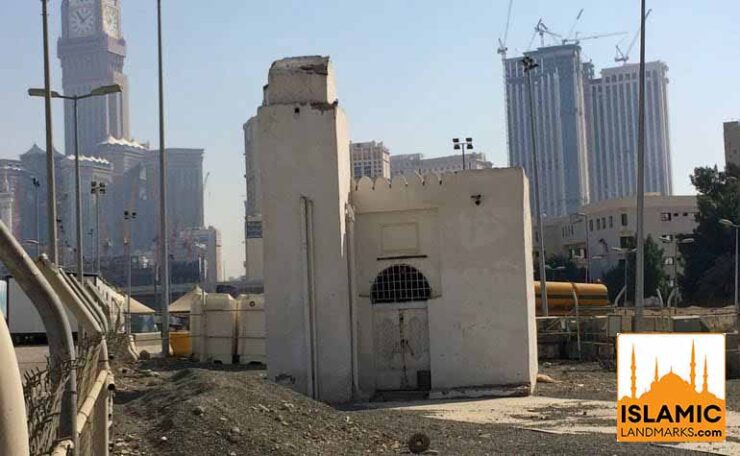 The building containing the well of Tuwa